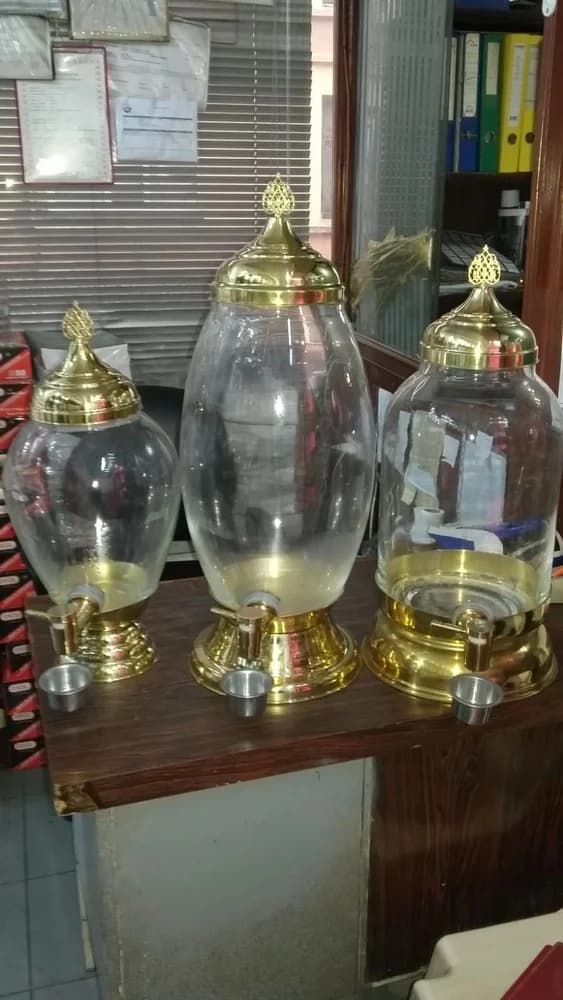 BAL TAHİN PEKMEZ KAVANOZU – Bal, tahin ve pekmez kavanozu, ayaklı şeffaf gövde ve dekoratif üst bölümle görülür