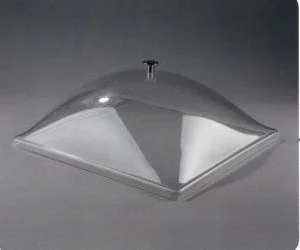 Pleksi Küvet Kapağı – Dikdörtgen küvet üzerine yerleştirmek için tasarlanan, tepe tutamaklı ve yükseltilmiş şeffaf pleksi kapaktır
